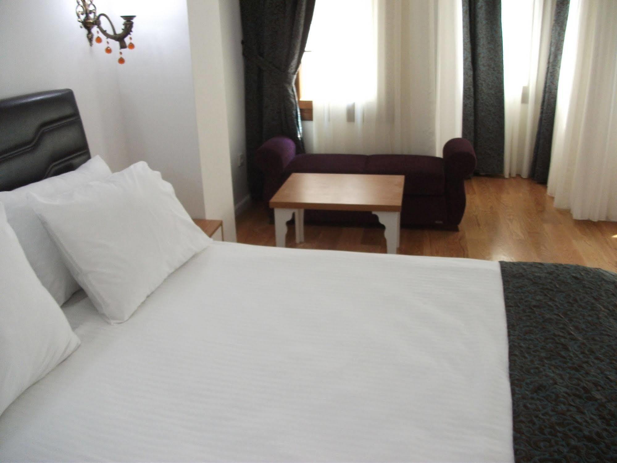 Jakaranda Hotel Isztambul Kültér fotó